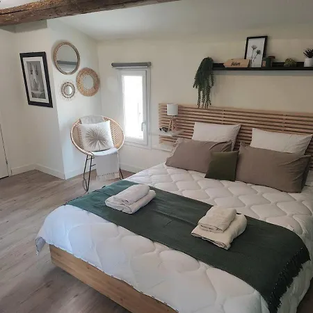 Au Calme Proche Centre Apartment